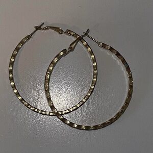 Women Gold Hoop Fashion Jewelry Clasp Closure Earrings